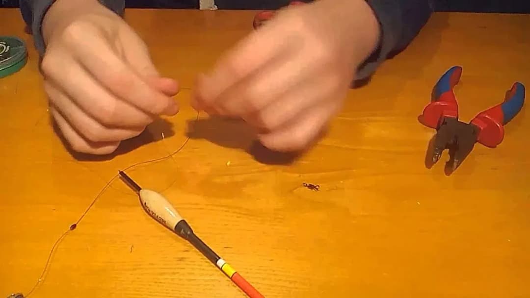 Jak założyć spławik przelotowy - proste kroki, które musisz znać