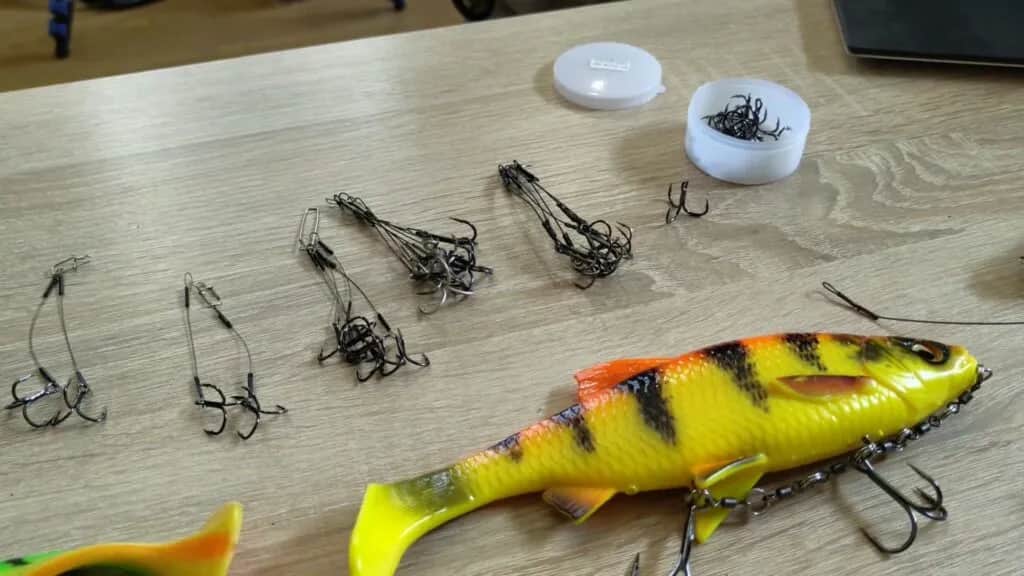 Jak założyć gumę na haczyk, aby uniknąć błędów i złowić więcej ryb